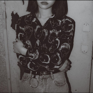 我半夜脱妹妹内裤视频
